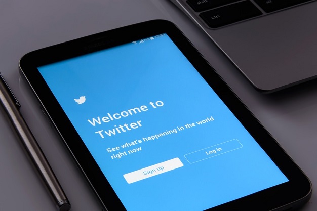 How to Remove What's Happening on Twitter